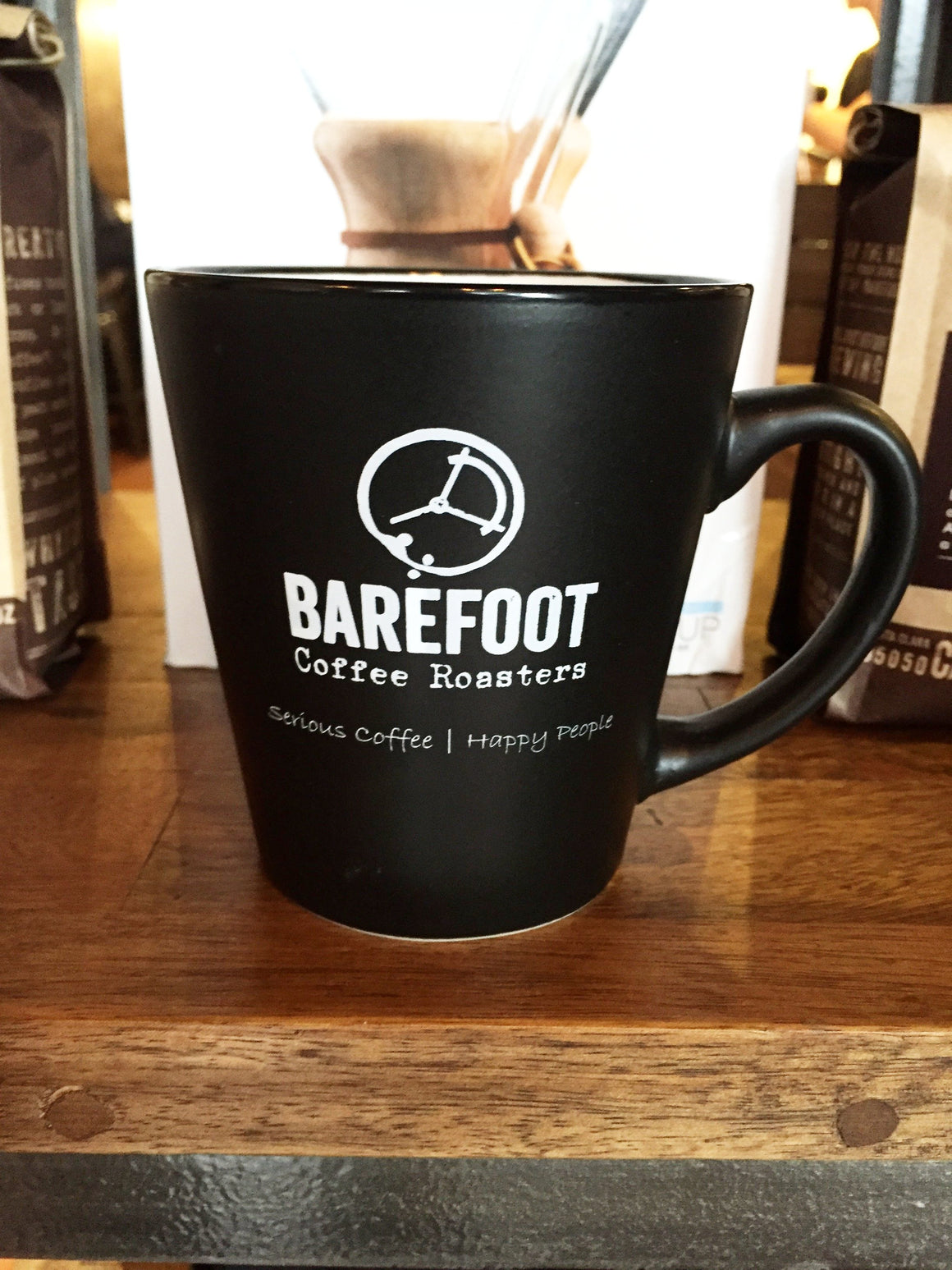 black mug white interior 